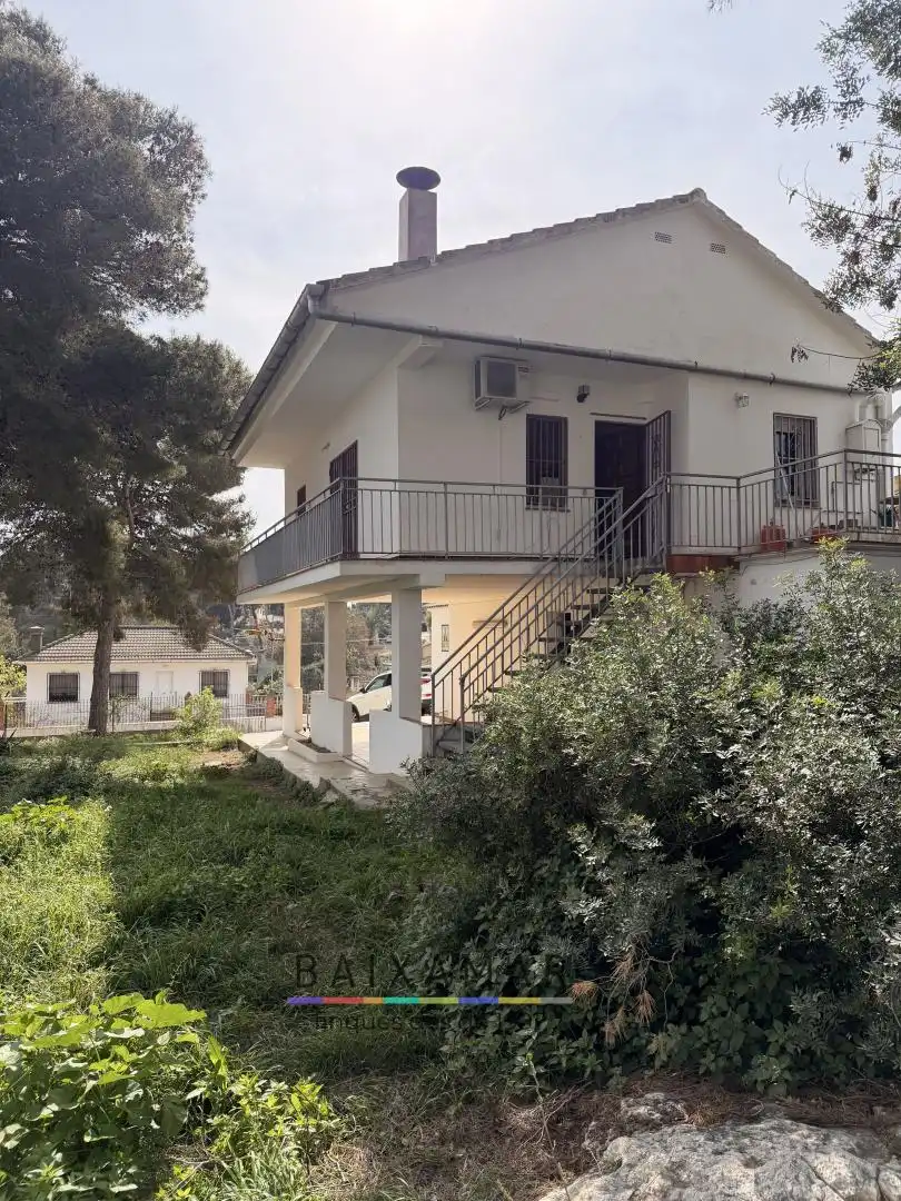 Vista exterior de Casa o xalet en venda en Cubelles amb Calefacció, Jardí privat i Forn