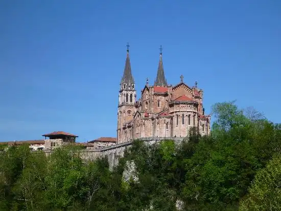 Einfamilien-Reihenhaus zum Verkauf in Avenida Covadonga, 4, Cangas de Onís