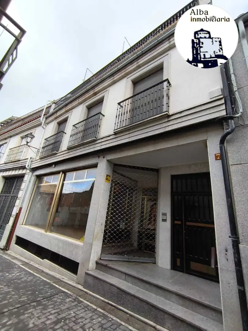 Mixt residencial en venda a Calle Antonio Álamo Salazar 5