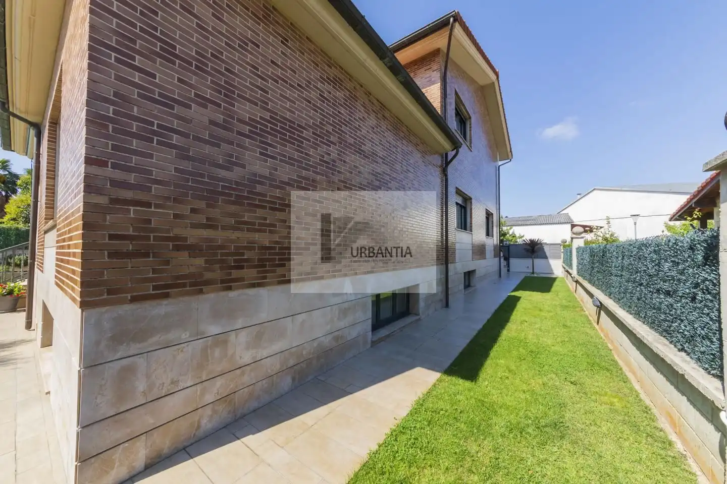Vista exterior de Casa o chalet en venta en Cizur con Calefacción, Jardín privado y Parquet