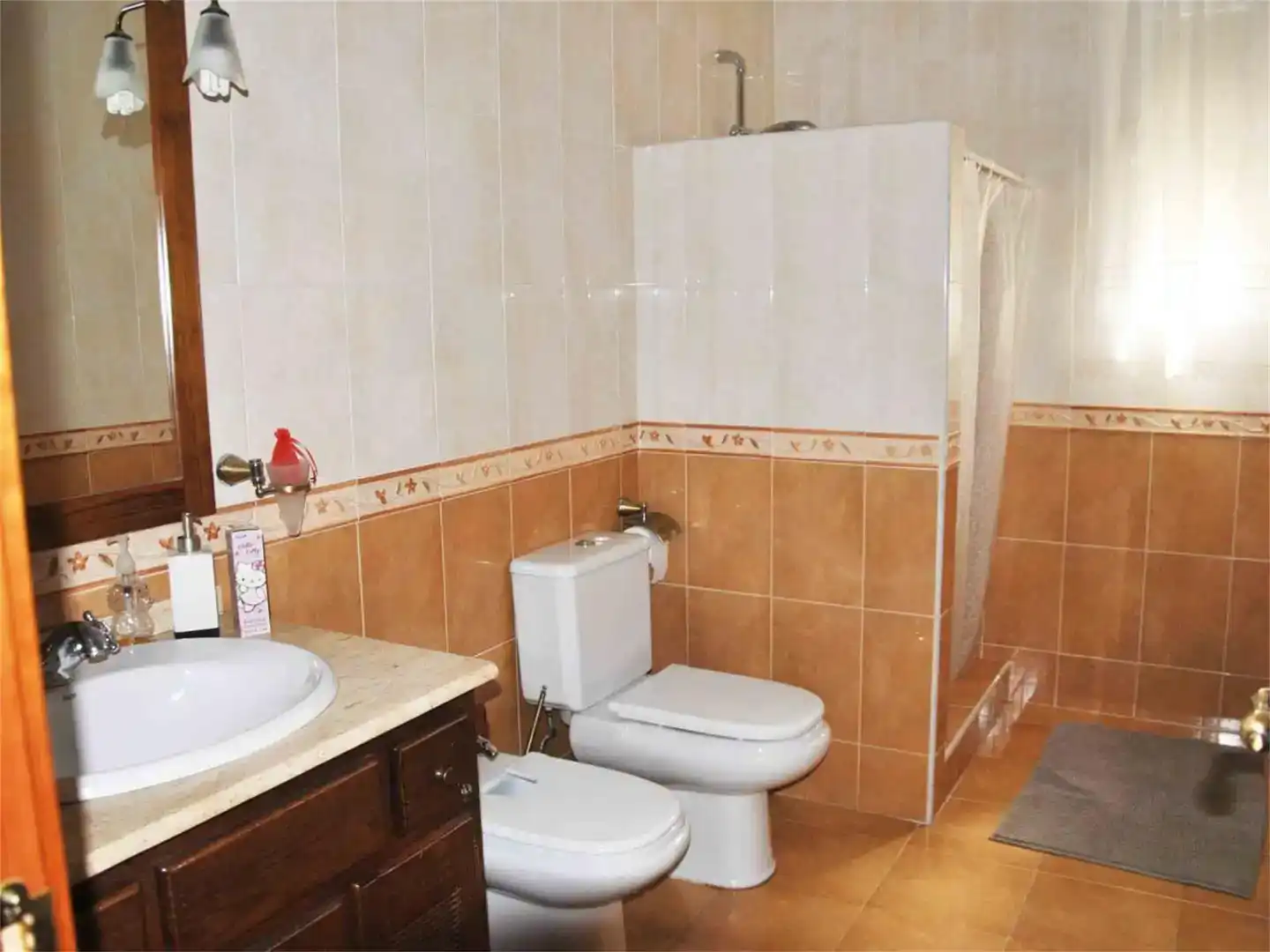 Baño de Casa o chalet en venta en Belmonte de Tajo con Aire acondicionado, Parquet y Piscina