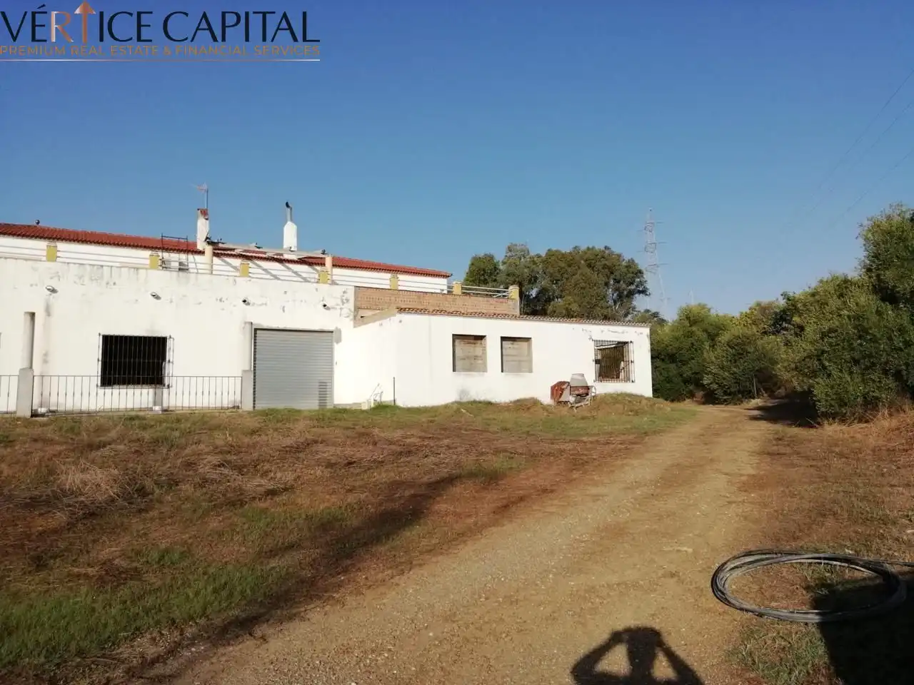 Vista exterior de Casa o xalet en venda en Alhaurín de la Torre amb Aire condicionat, Terrassa i Traster