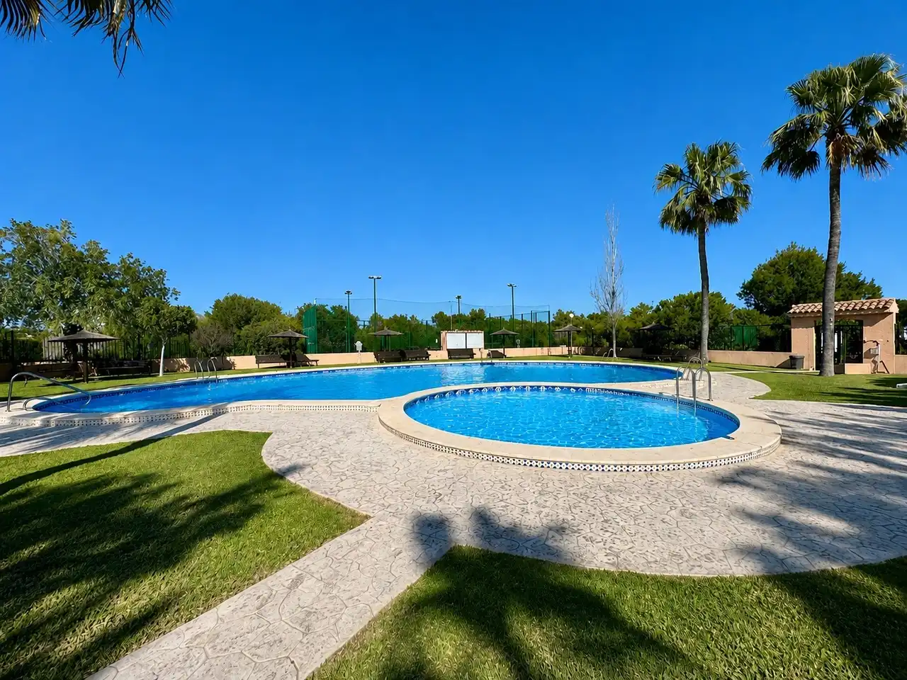 Casa aparellada amb terrassa en venda a Orihuela Costa, imagen 3