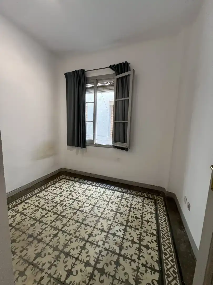 Bedroom of Flat for sale in  Madrid Capital  with Air Conditioner and Balcony