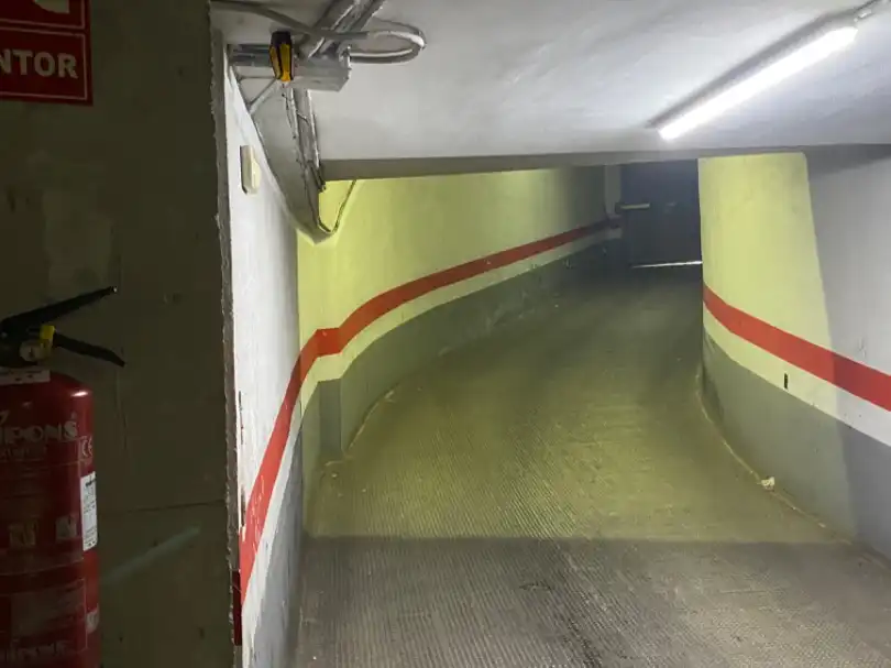 Motorradstellplatz zur Miete in Fontanars del alforins 78, imagen 3