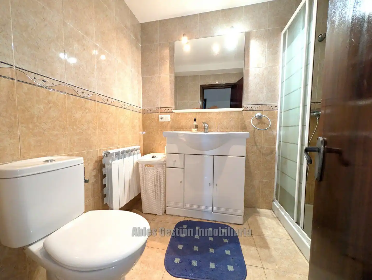 Badezimmer von Wohnung zum Verkauf in Siero mit Heizung und Terrasse