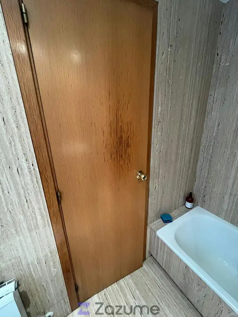 Bany de Pis de lloguer en L'Hospitalet de Llobregat amb Aire condicionat, Calefacció i Terrassa