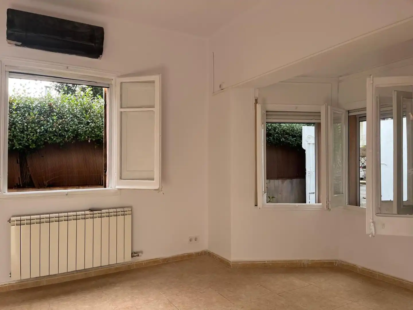 Sala d'estar de Casa o xalet en venda en Sant Cugat del Vallès