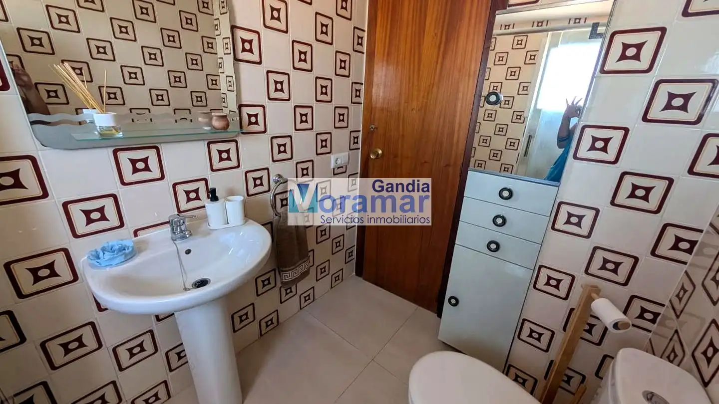 Baño de Apartamento de alquiler en Gandia con Aire acondicionado y Amueblado