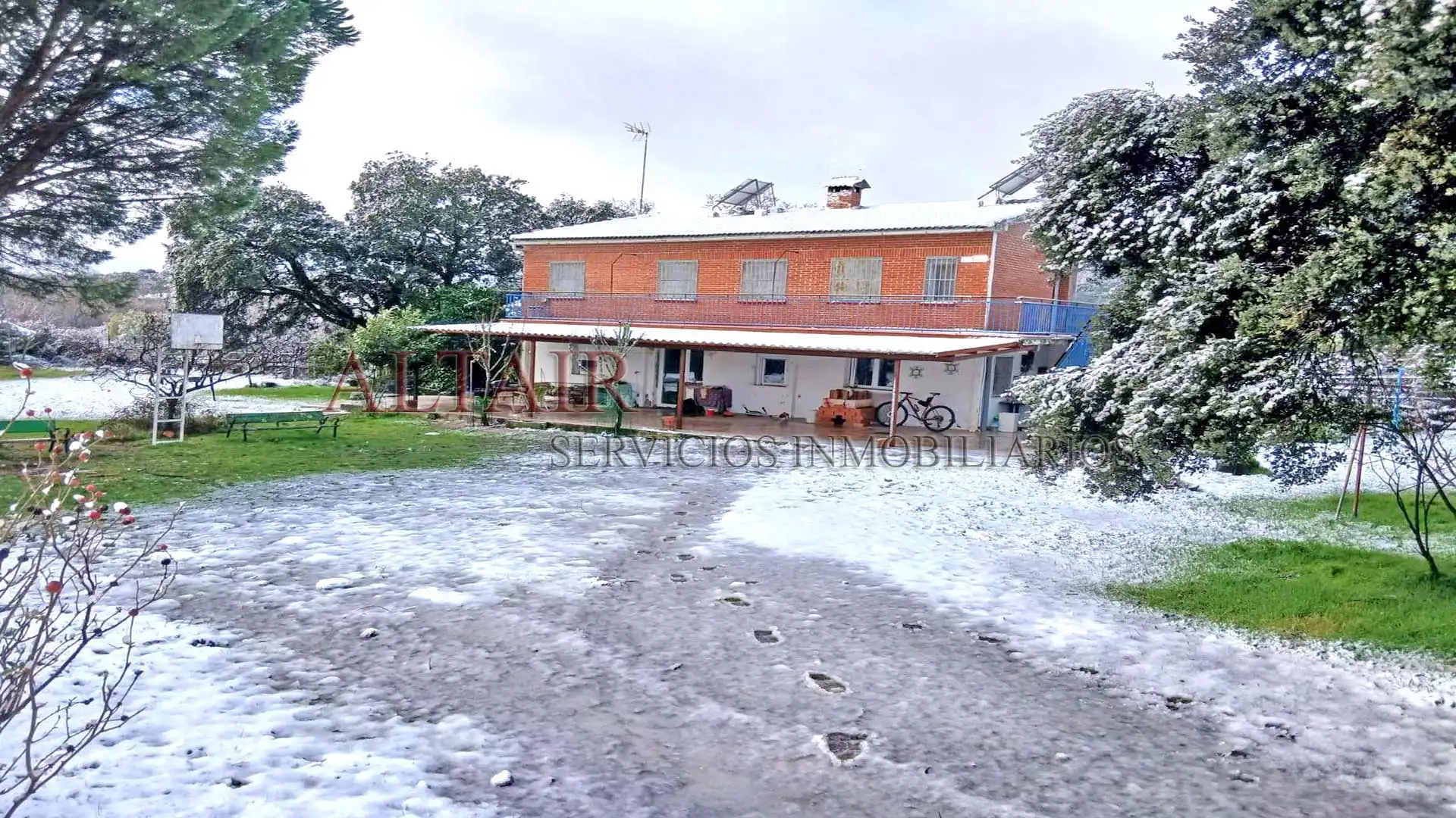 Exterior view of Houses for sale in Cenicientos  with Private garden and Swimming Pool