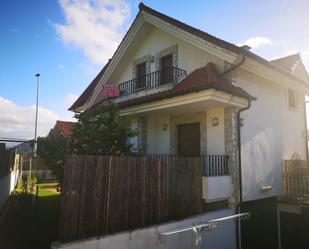 Exterior view of House or chalet for sale in Santoña  with Terrace and Balcony