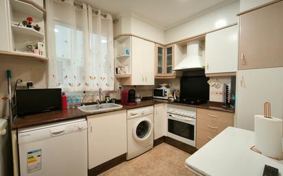 Kitchen of Flat for sale in  Valencia Capital  with Air Conditioner, Furnished and Oven