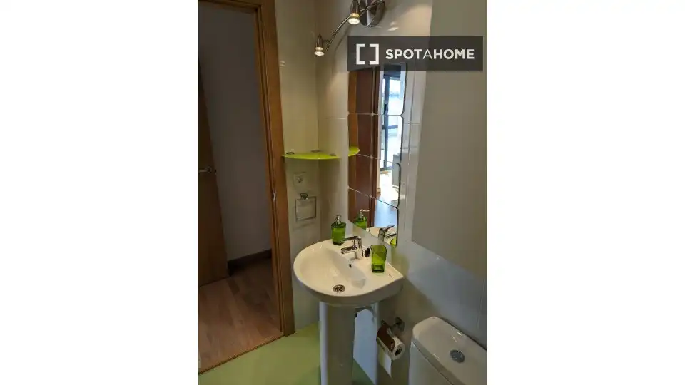 Bany de Apartament per a compartir en Santa Cruz de Bezana amb Aire condicionat, Calefacció i Terrassa