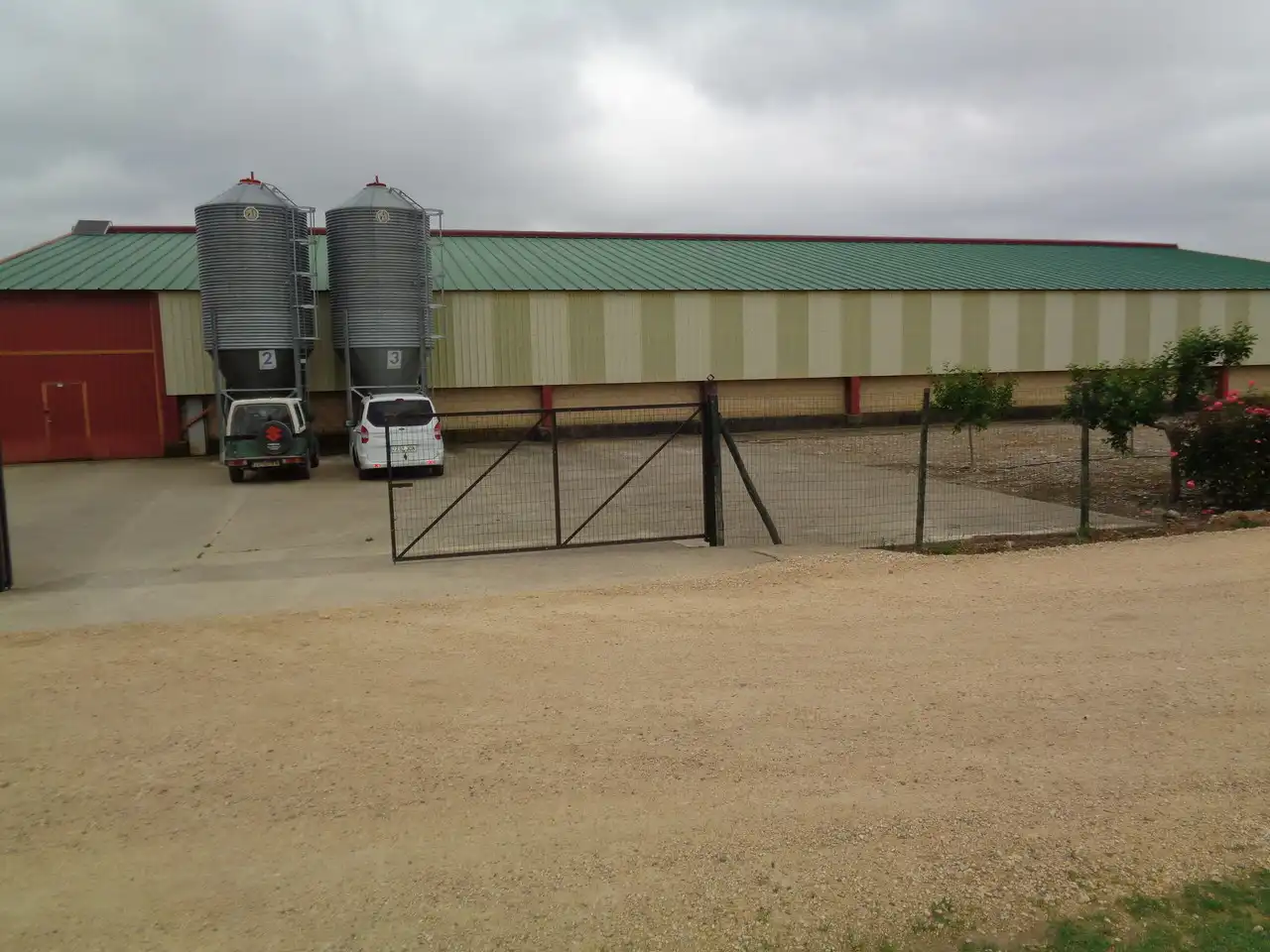 Vista exterior de Nave industrial en venta en Cuzcurrita de Río Tirón