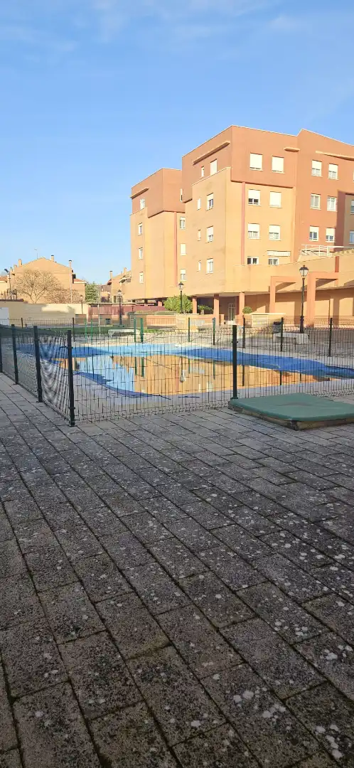 Piscina de Apartamento de alquiler en Ciudad Real con Amueblado