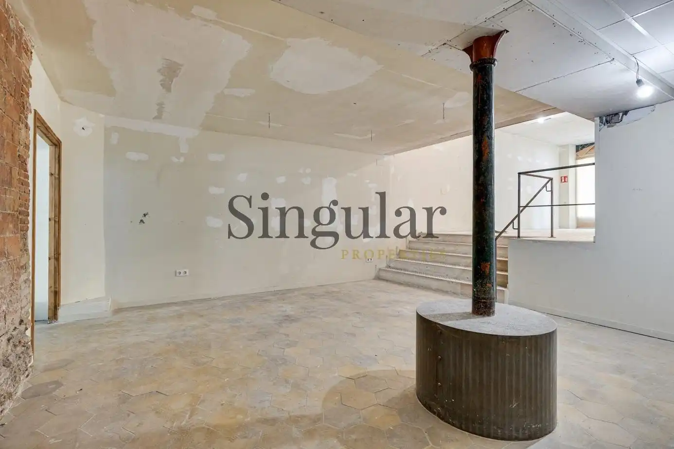 Commercial properties for rent in Carrer de la Creu Coberta, Hostafrancs