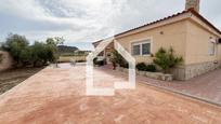 Vista exterior de Casa o xalet en venda en Alicante / Alacant amb Terrassa i Piscina