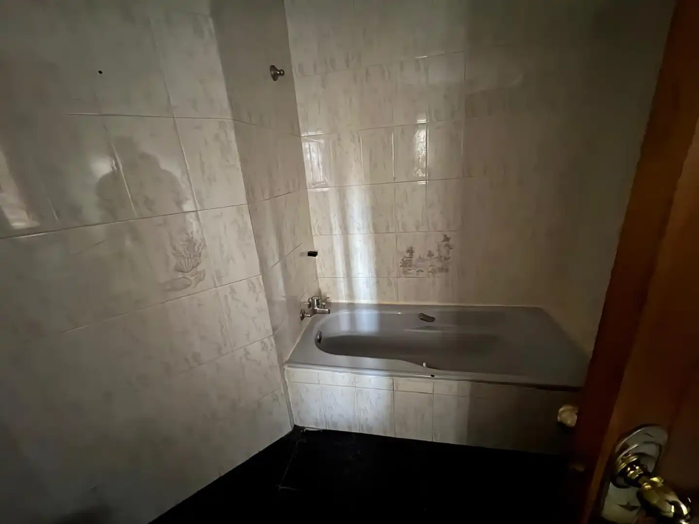Bathroom of Apartments for sale in La Robla   with Heating