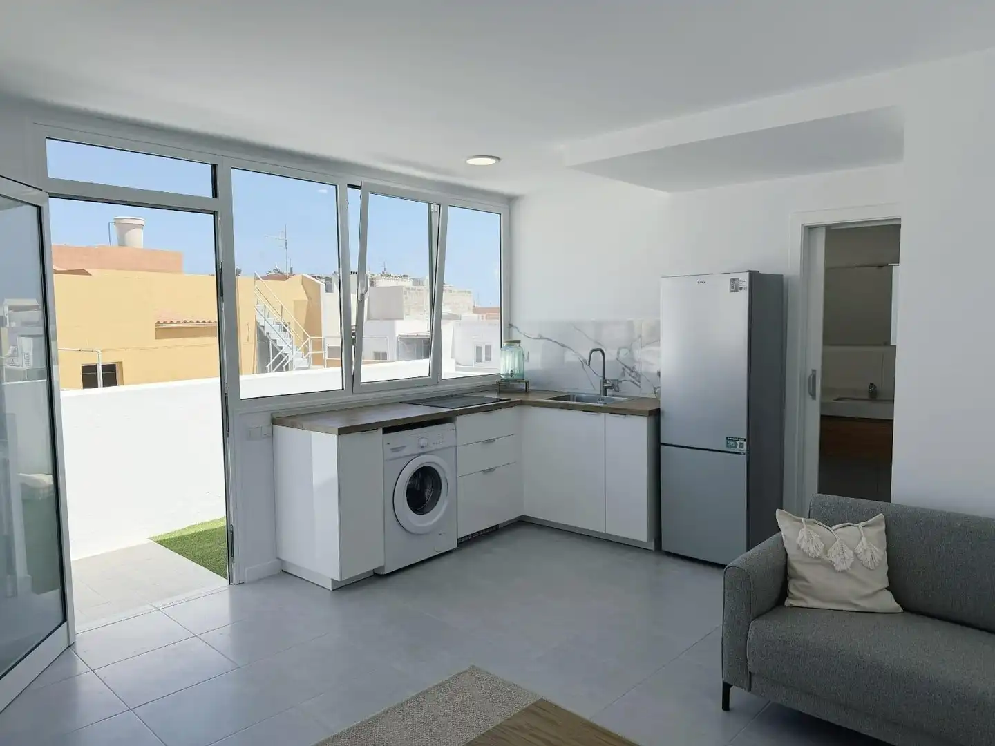 Cuina de Àtic de lloguer en Ingenio amb Terrassa i Moblat