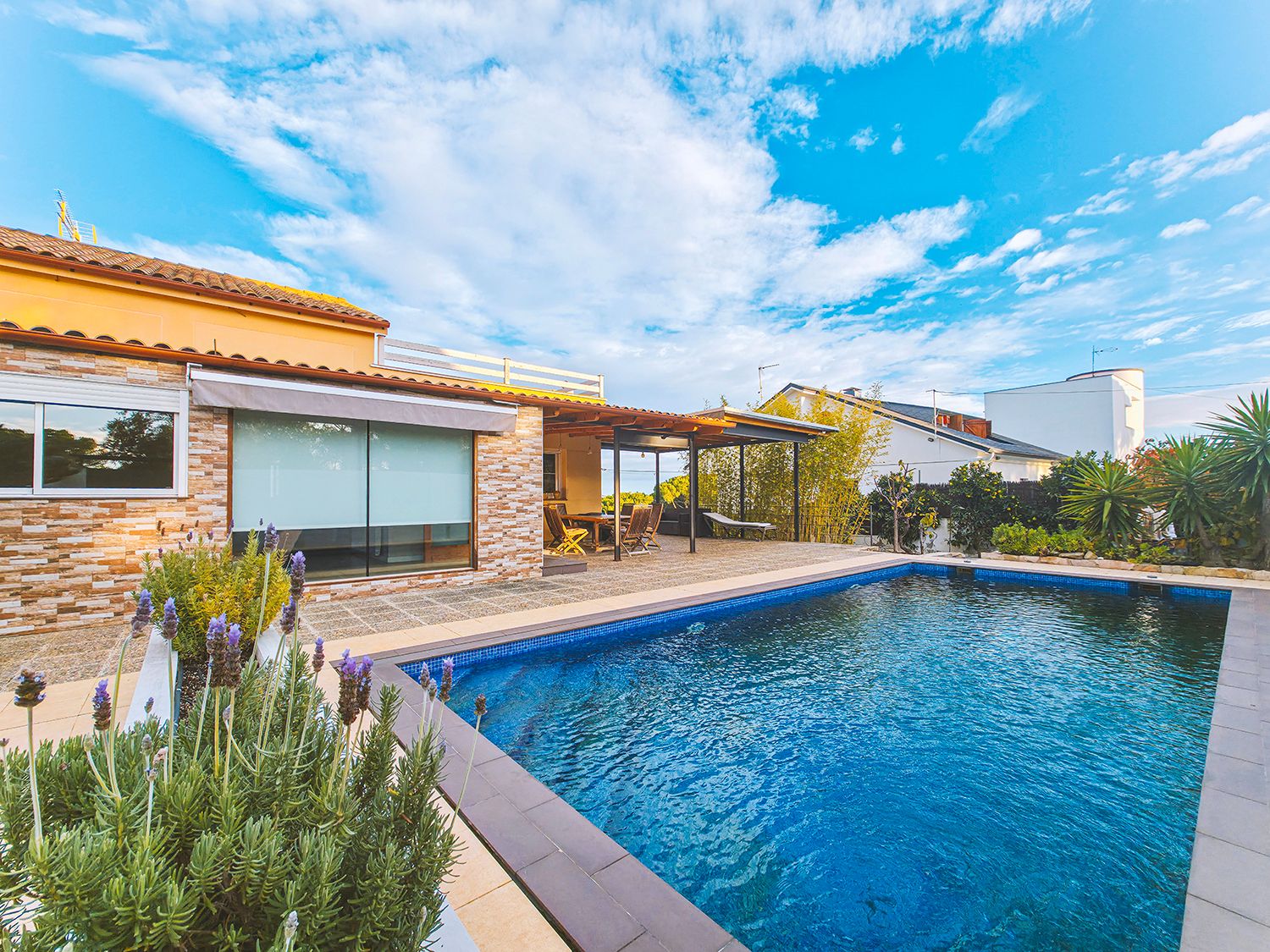 Piscina de Casa o chalet en venta en Sant Pol de Mar con Calefacción, Jardín privado y Terraza