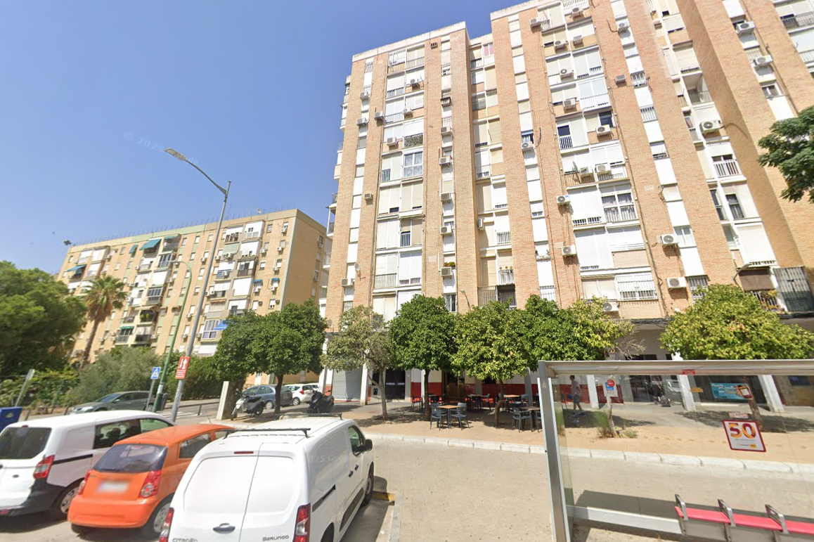 Exterior view of Flat for sale in  Sevilla Capital