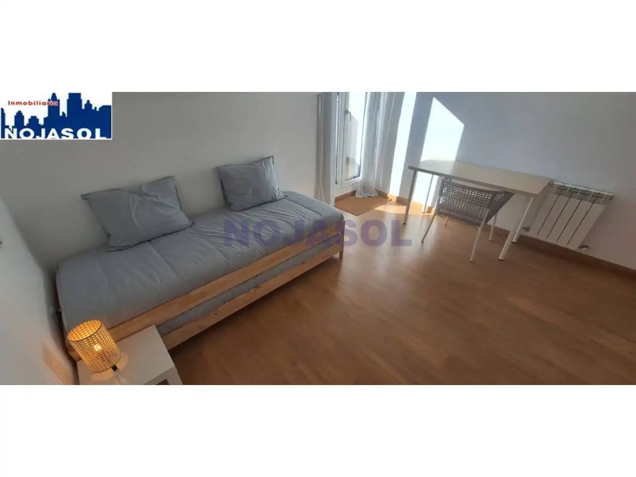 Habitación de Apartamento de alquiler en Meruelo con Parquet, Terraza y Amueblado