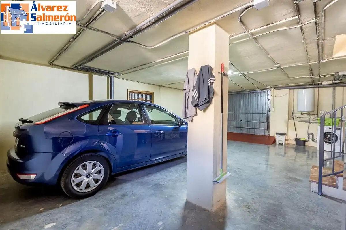 Casa pareada con piscina en venta en Calle CARLOS CANO (HI), imagen 35
