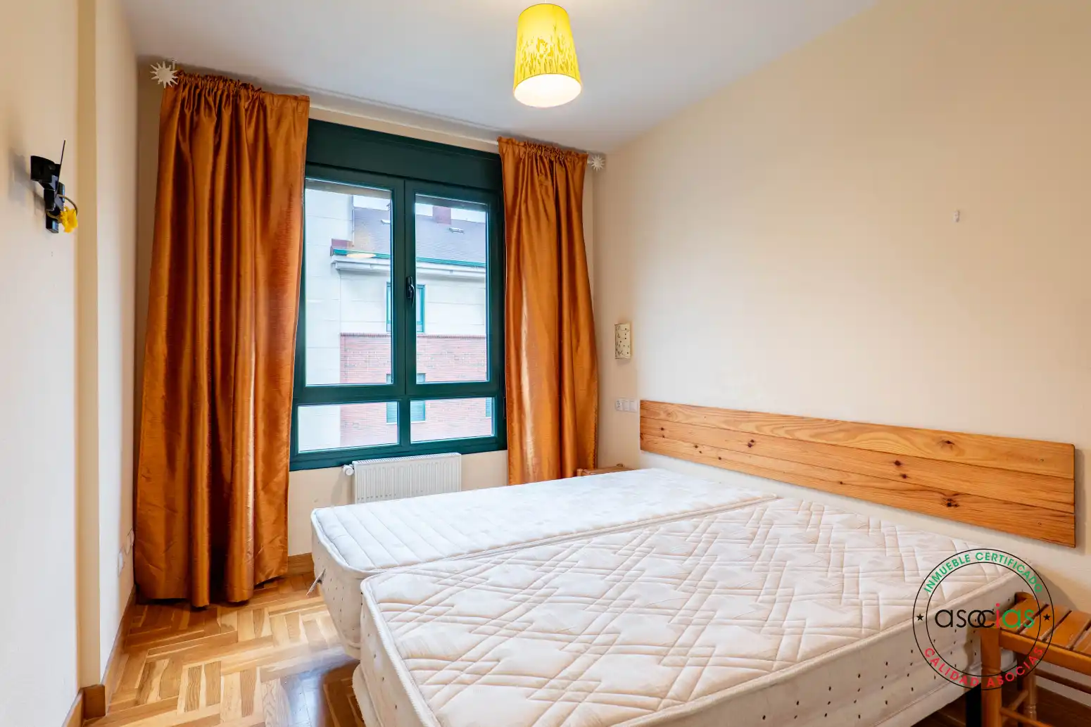 Habitación de Piso en venta en Gijón  con Calefacción, Terraza y Trastero