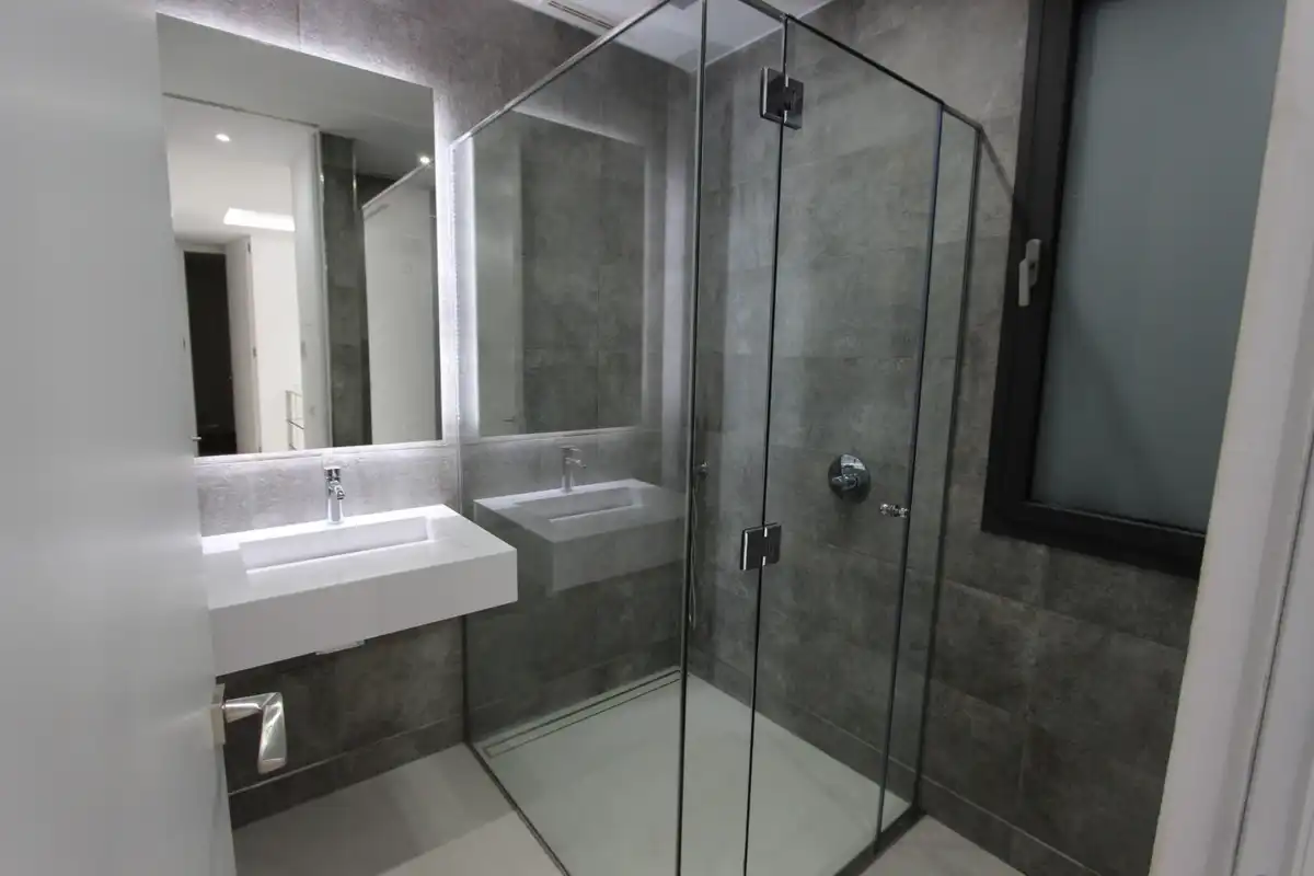 Baño de Casa o chalet en venta en Marbella con Aire acondicionado, Jardín privado y Terraza