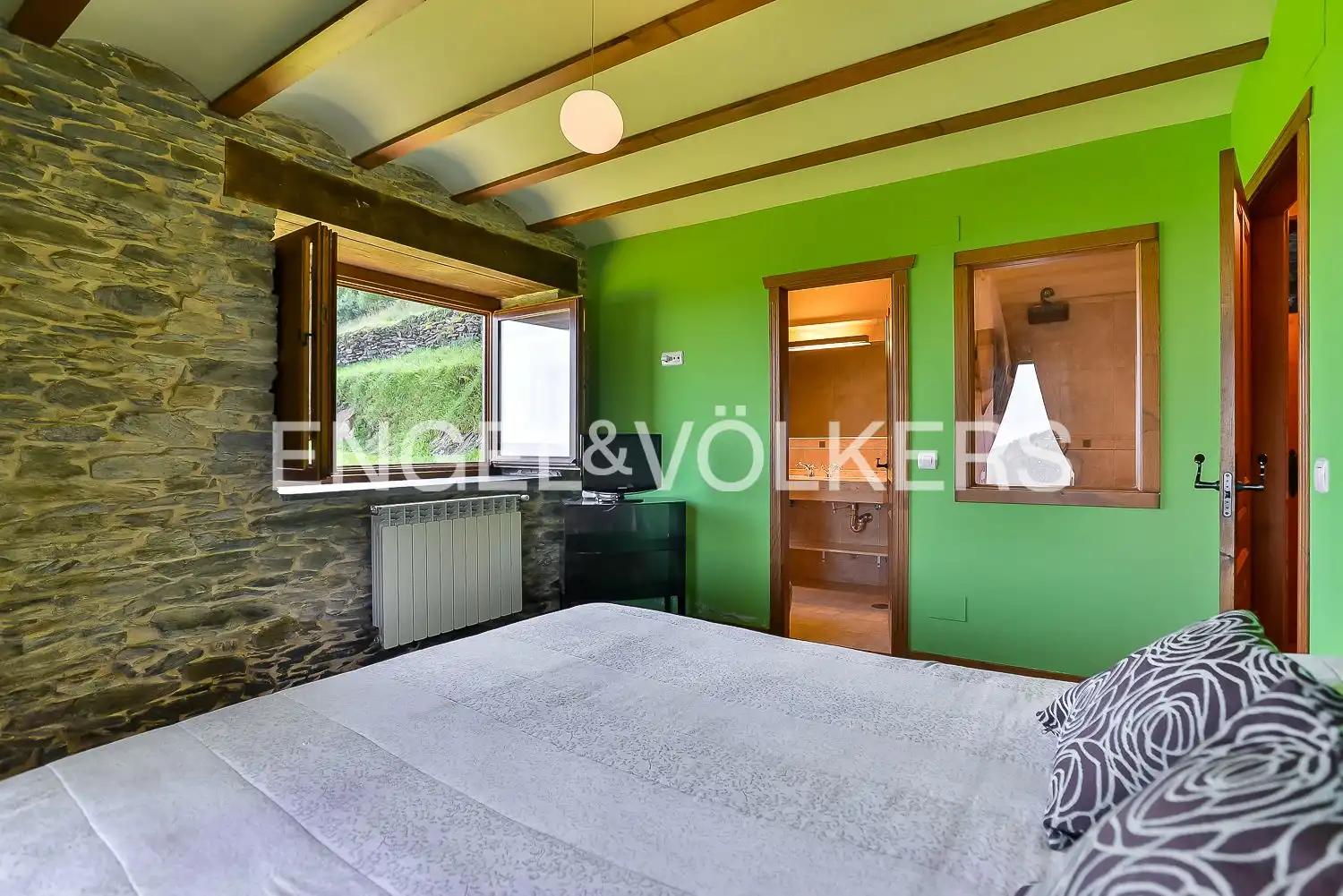 Dormitori de Casa o xalet en venda en Valdés - Luarca amb Calefacció, Jardí privat i Terrassa