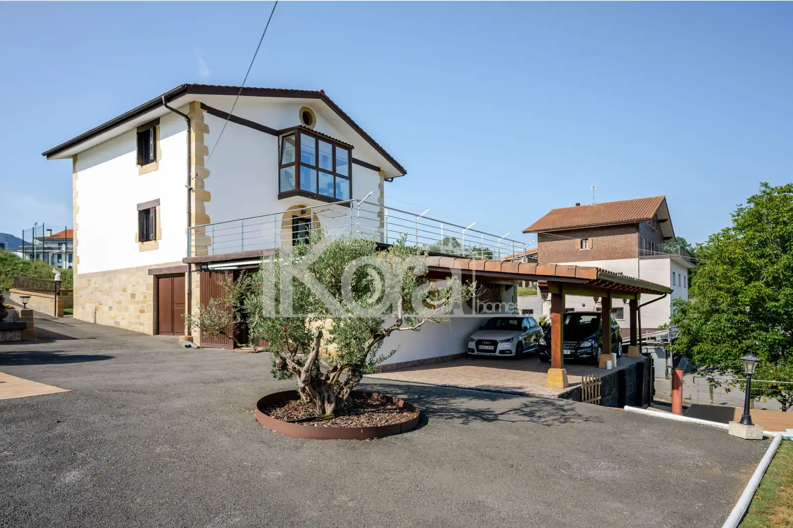 Vista exterior de Casa o xalet en venda en Lasarte-Oria amb Calefacció, Jardí privat i Parquet