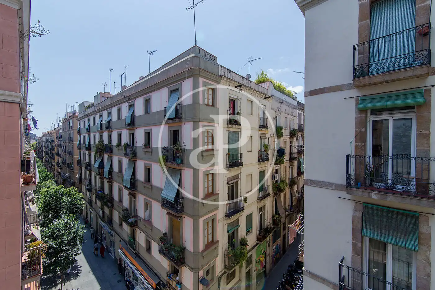 Vista exterior de Piso en venta en Barcelona con Calefacción, Amueblado y Balcón