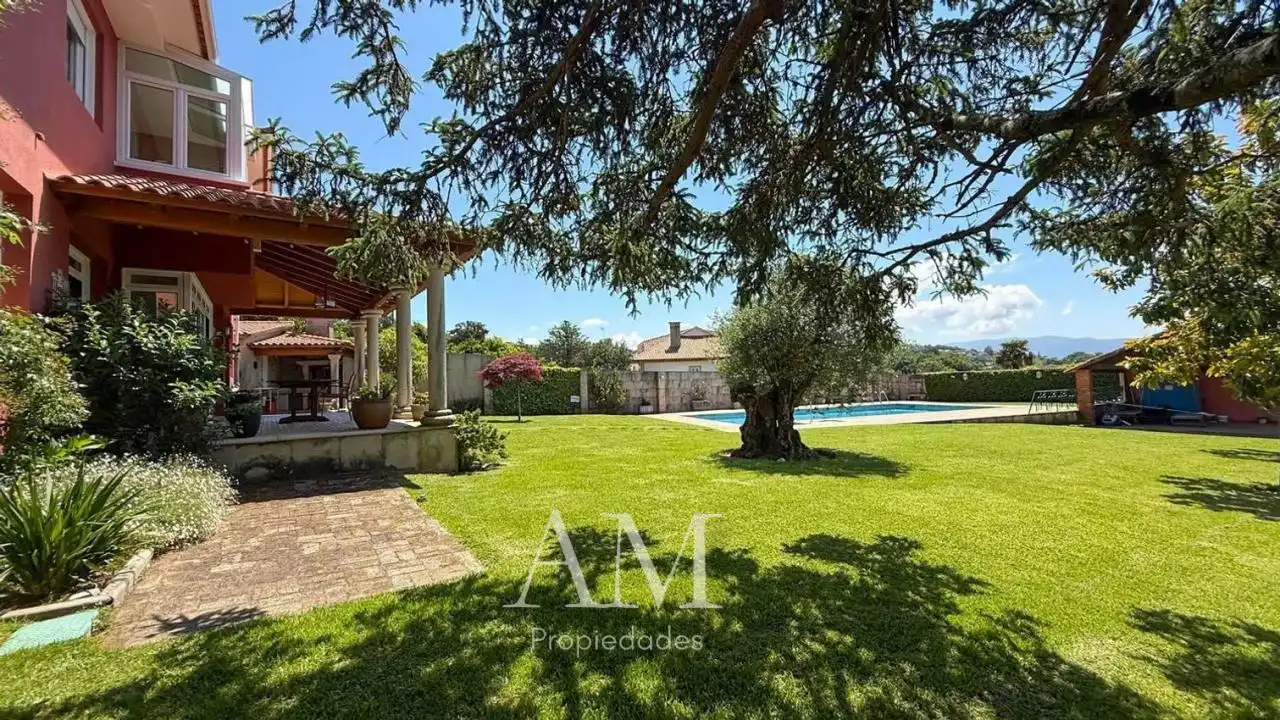 Jardí de Casa o xalet en venda en Vigo  amb Calefacció, Jardí privat i Terrassa