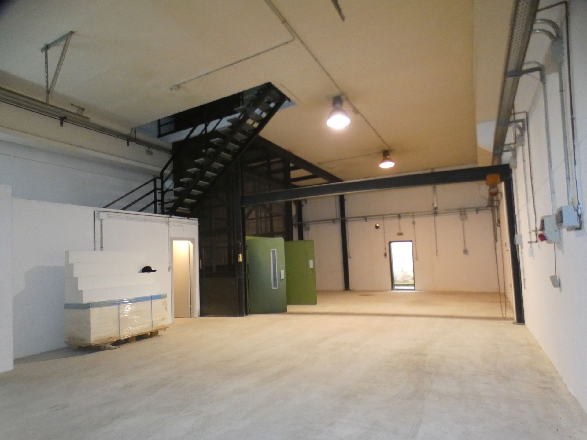 Nau industrial de lloguer en Terrassa amb Alarma