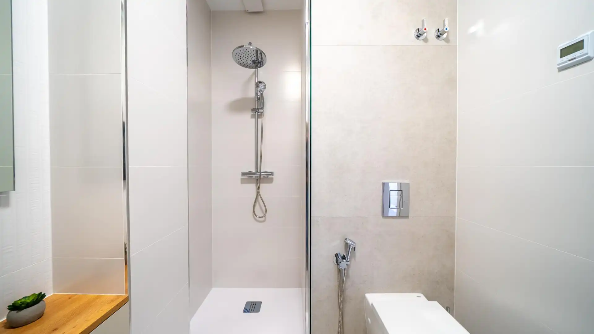 Badezimmer von Wohnungen zum Verkauf in Alicante / Alacant