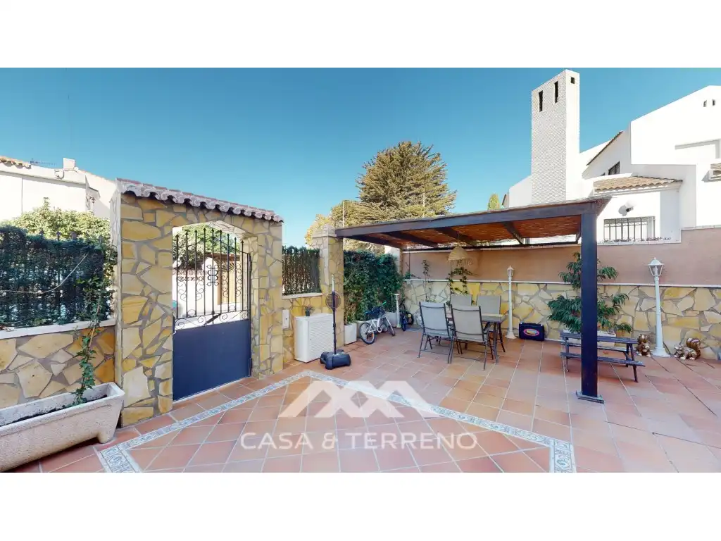 Jardí de Casa o xalet en venda en Vélez-Málaga amb Aire condicionat, Jardí privat i Terrassa
