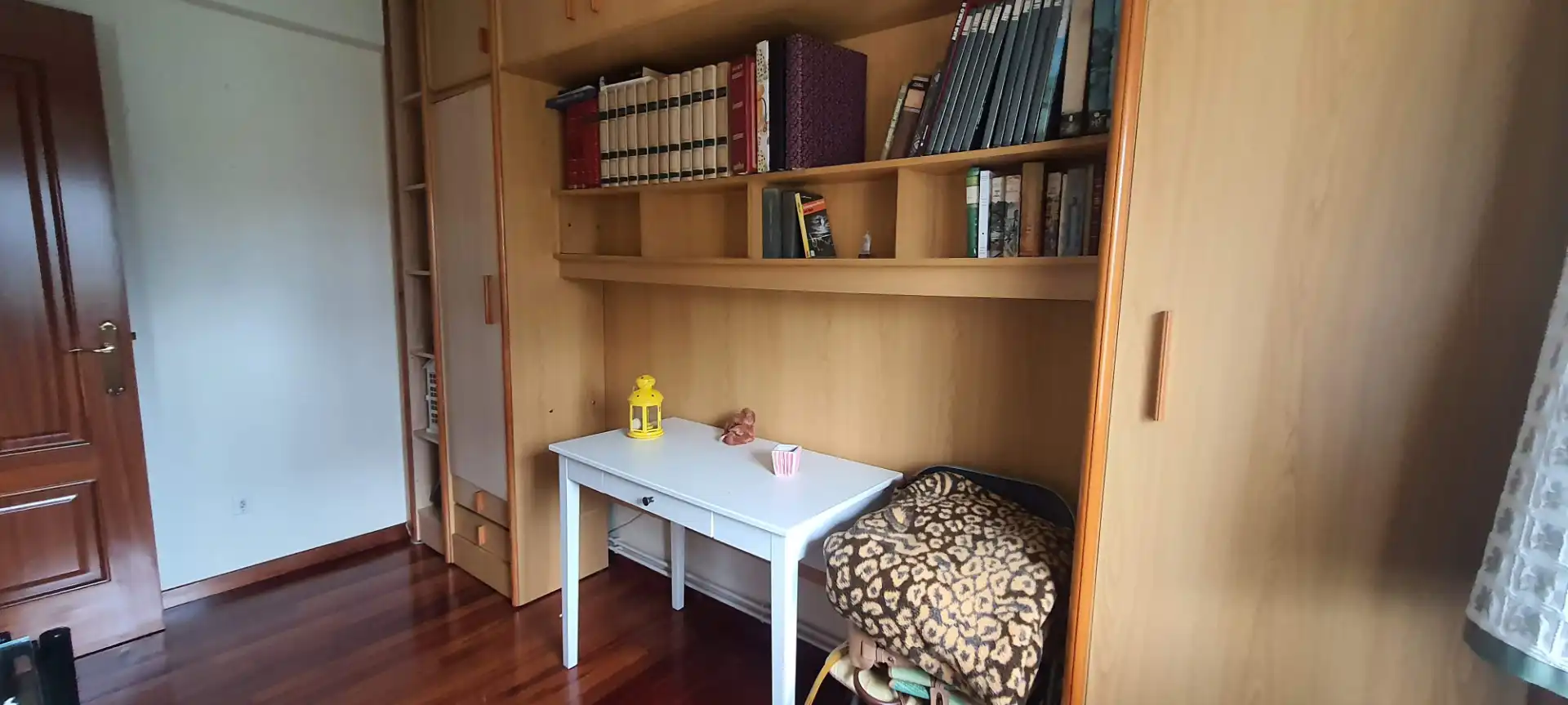 Habitación de Piso en venta en Carballo con Calefacción, Parquet y Amueblado