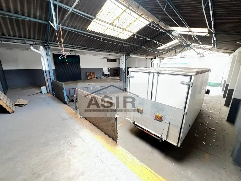 Nave industrial en venta en Corbera