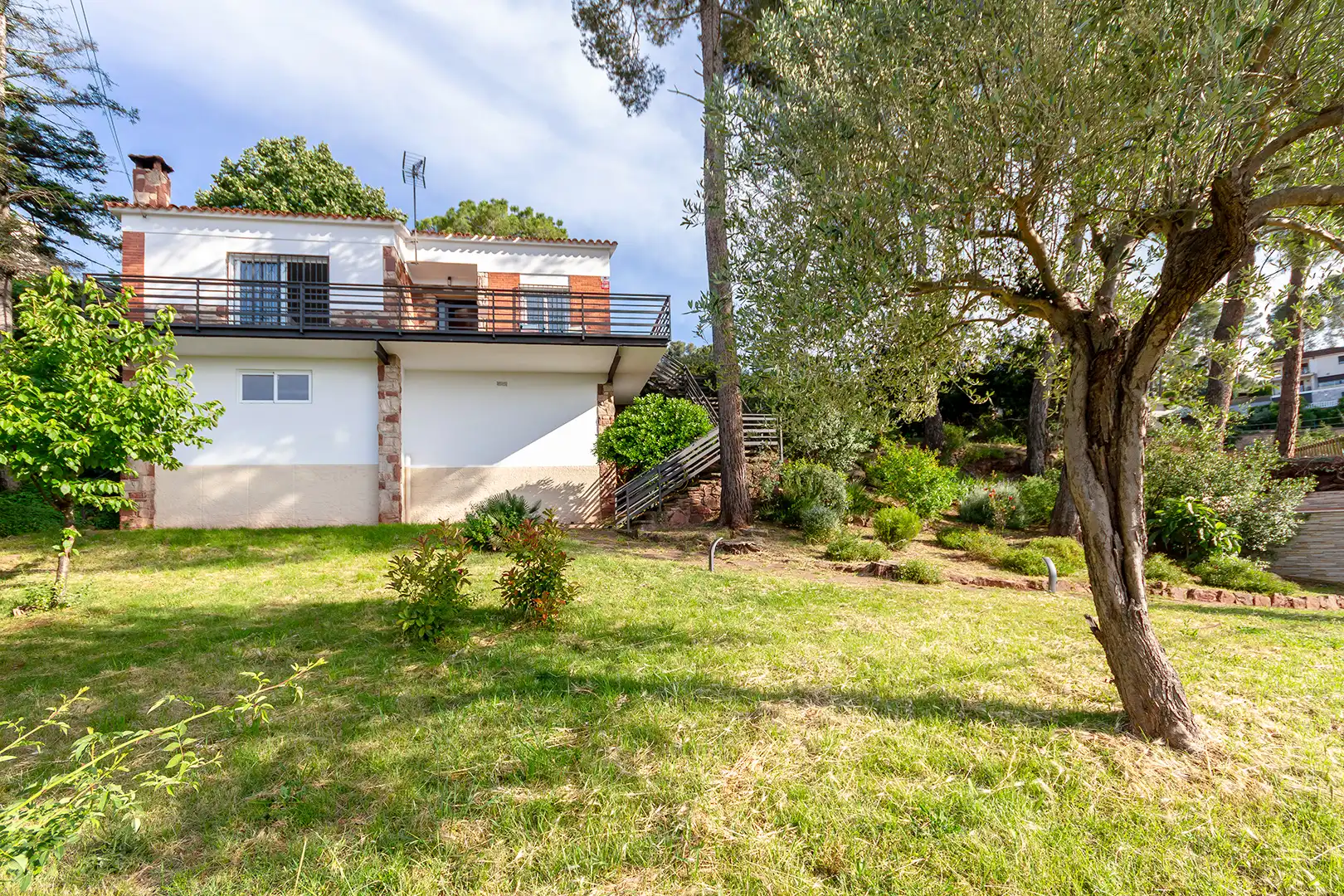 Vista exterior de Casa o chalet en venta en Castellví de Rosanes con Aire acondicionado, Calefacción y Jardín privado