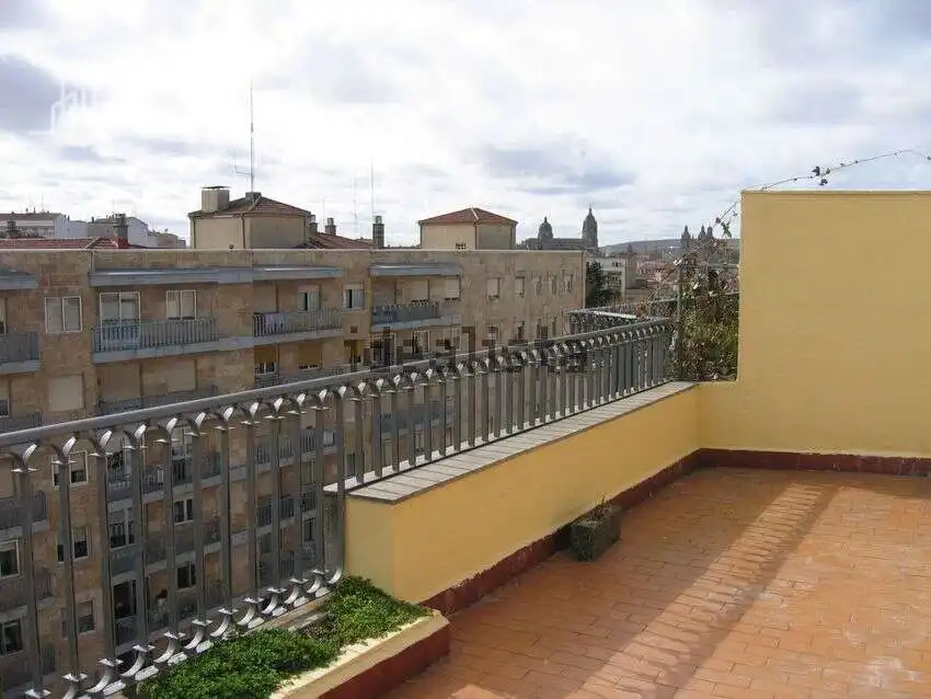 Terrasse von Dachboden zur Miete in Salamanca mit Heizung und Möbliert