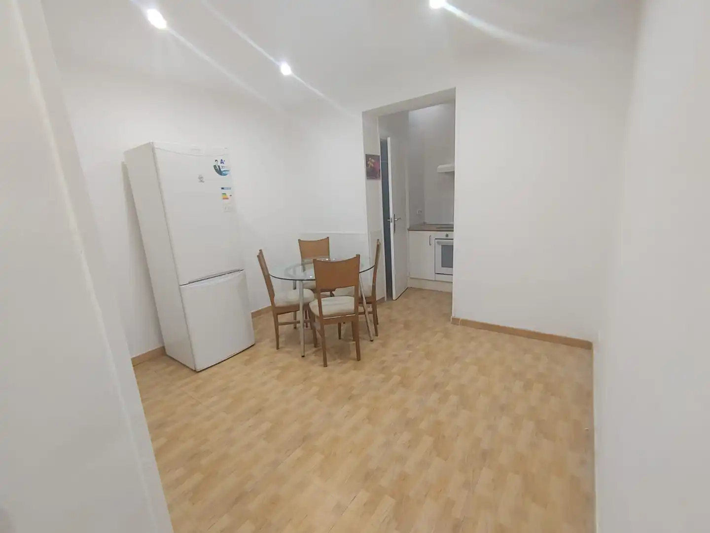 Cocina de Estudio de alquiler en Barcelona con Calefacción, Amueblado y Lavadora