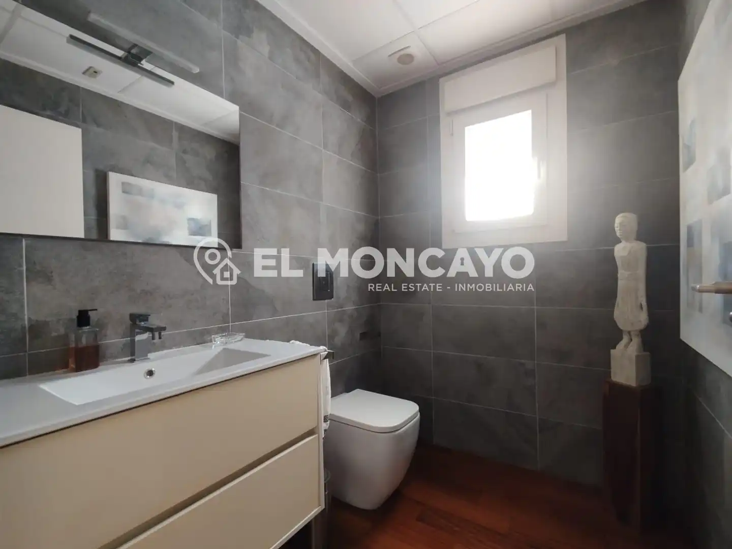 Bathroom of Detached homes for rent in Daya Vieja  with Air Conditioner, Parquet flooring and Terrace