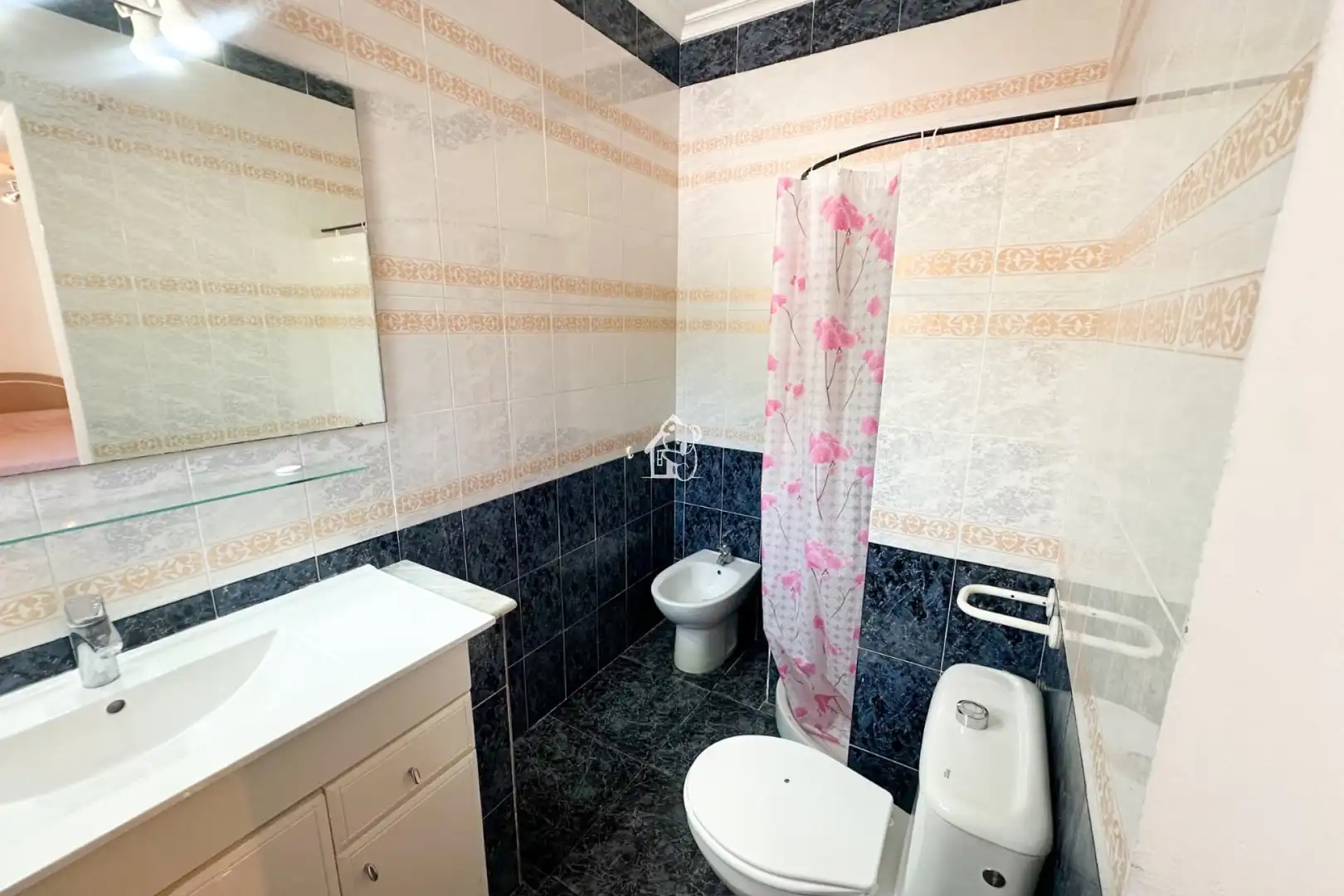 Badezimmer von Country house zur Miete in Pilar de la Horadada mit Privatgarten, Terrasse und Abstellraum
