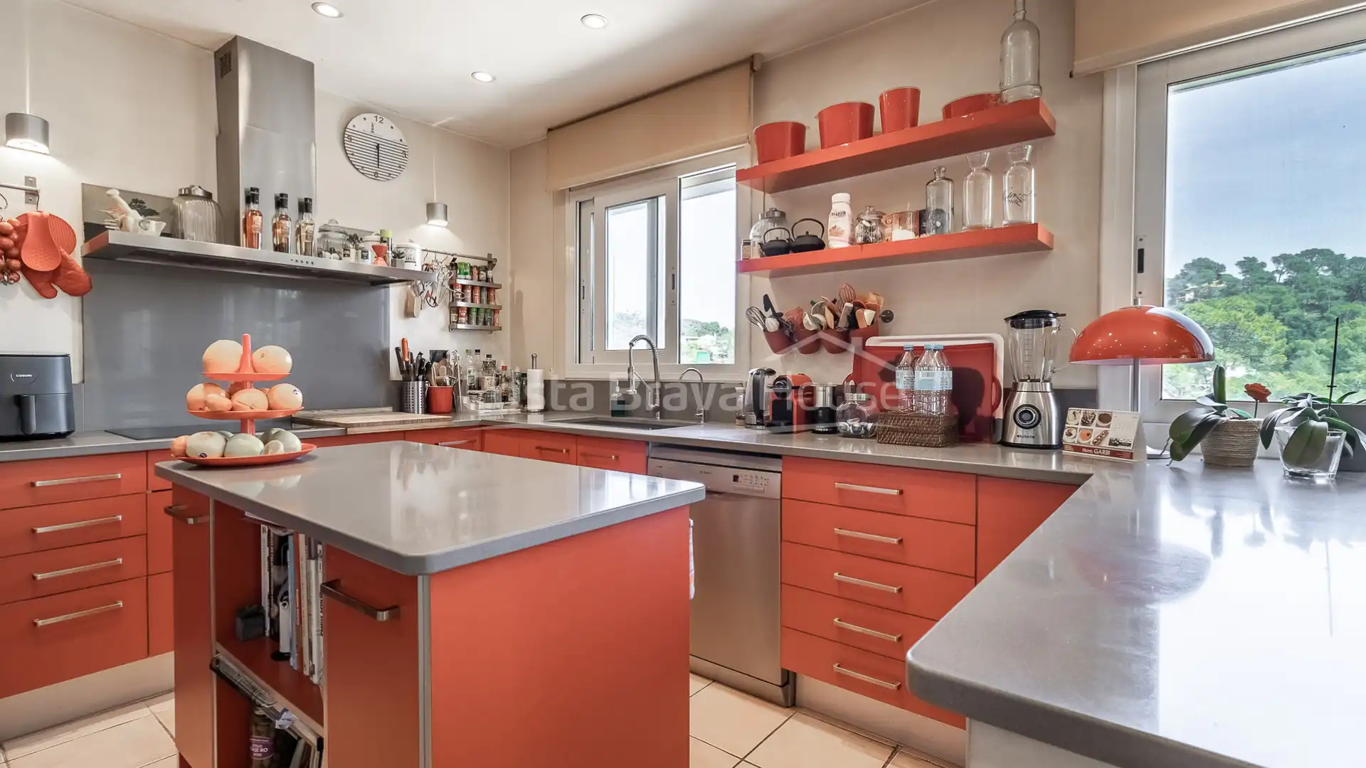 Casa con piscina en venta en Carrer de Joaquim Ruyra, imagen 19