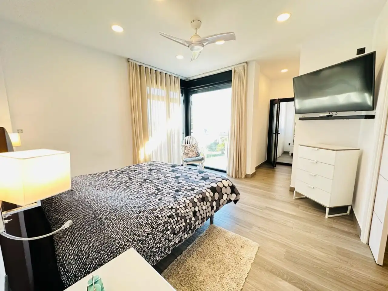 Habitación de Casa o chalet en venta en Nerja con Aire acondicionado, Jardín privado y Trastero