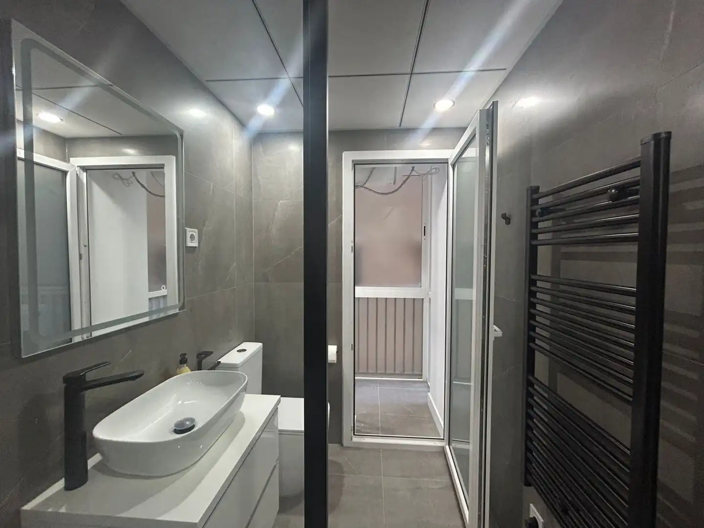 Bathroom of Flat for rent in Tarragona  with Air Conditioner, Heating and Furnished