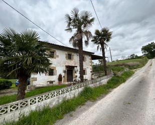 Vista exterior de Finca rústica en venda en Villafufre amb Calefacció i Jardí privat