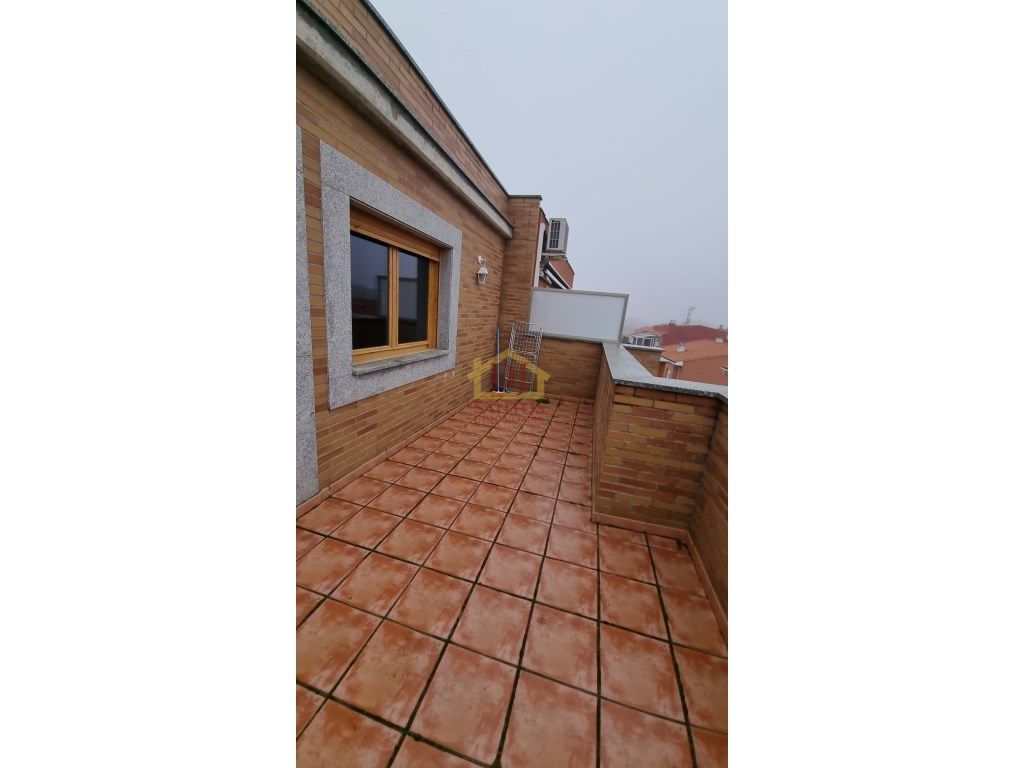 Attic for sale in Vidal
