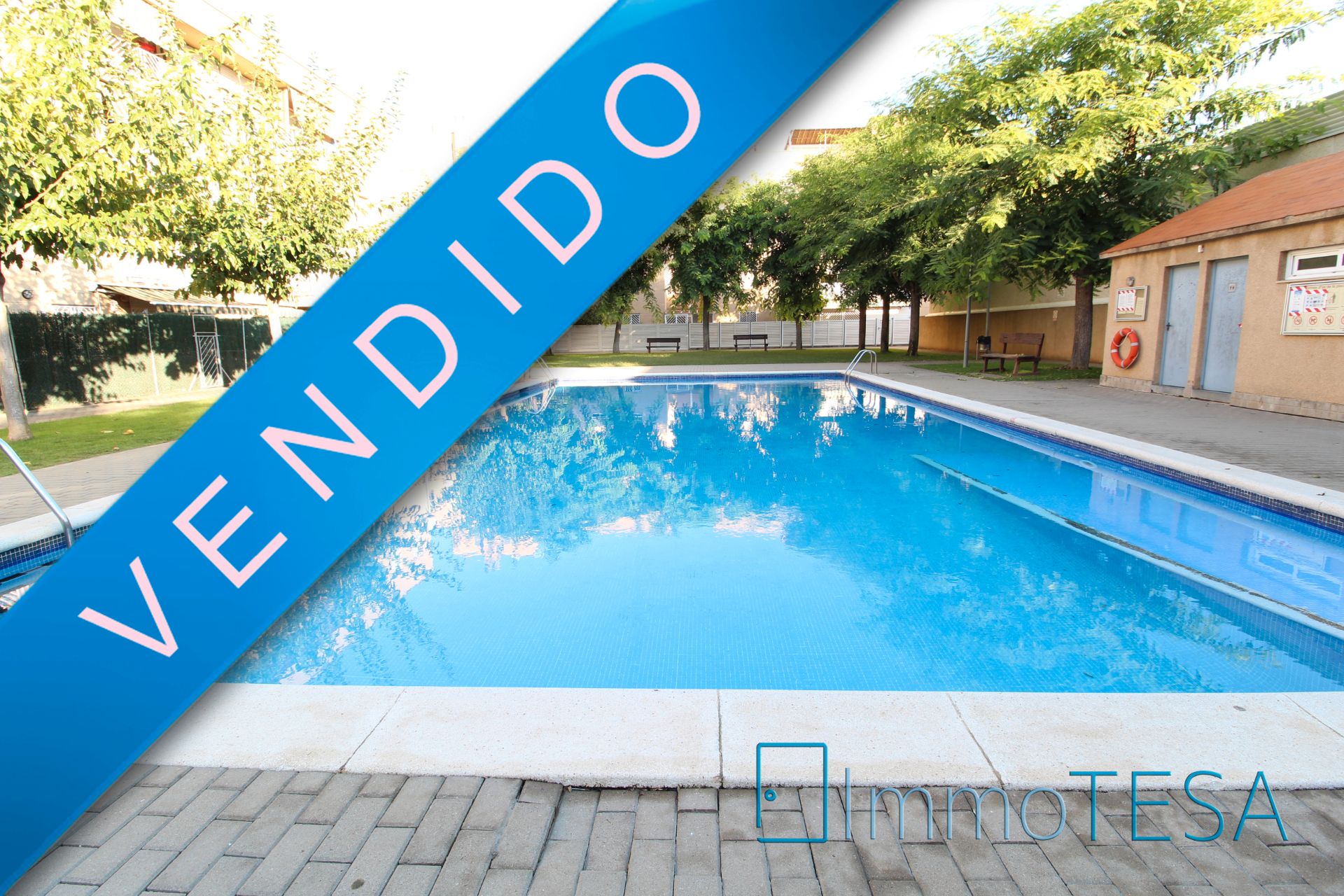 Swimming pool of Flat for sale in Barberà del Vallès  with Heating, Balcony and Community pool