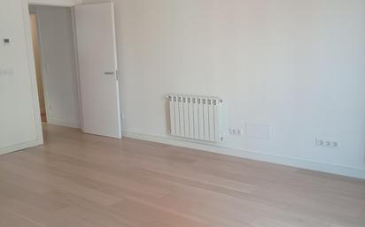 Bedroom of Flat for sale in  Madrid Capital  with Air Conditioner, Heating and Terrace